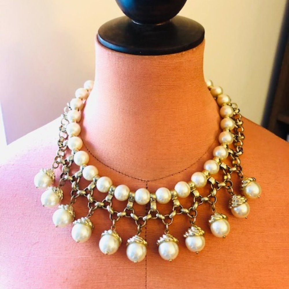 Gorgeous Pearl Statement Necklace